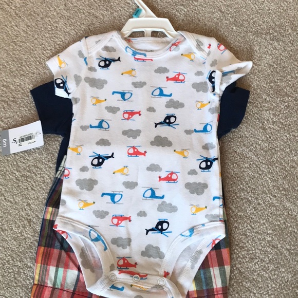 Carter’s 3 piece short set - Picture 3 of 3